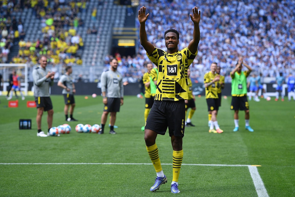 Dan-Axel Zagadou (23) verabschiedete sich im Mai nach fünf Jahren von den BVB-Fans, spielt nun beim VfB Stuttgart. 