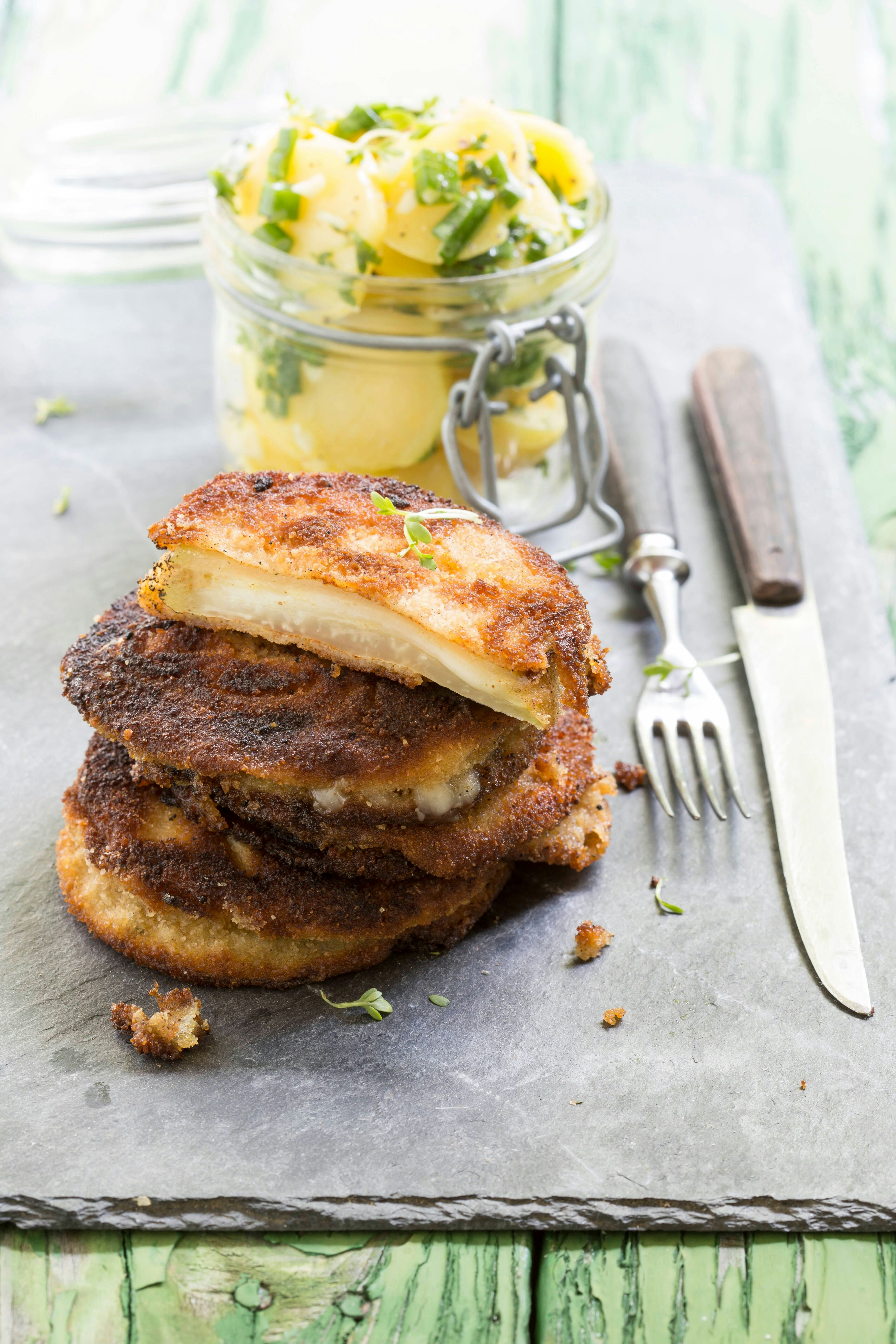 Geniales Rezept für Kohlrabi-Schnitzel mit Käsefüllung: Außen so ...