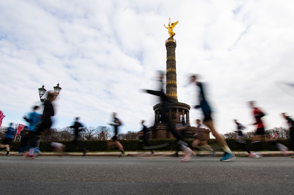Beim Bummel Marathon geht es gemächlicher zu. Die Tour kann jederzeit unterbrochen werden. Start ist am Sowjetischen Ehrenmal. 