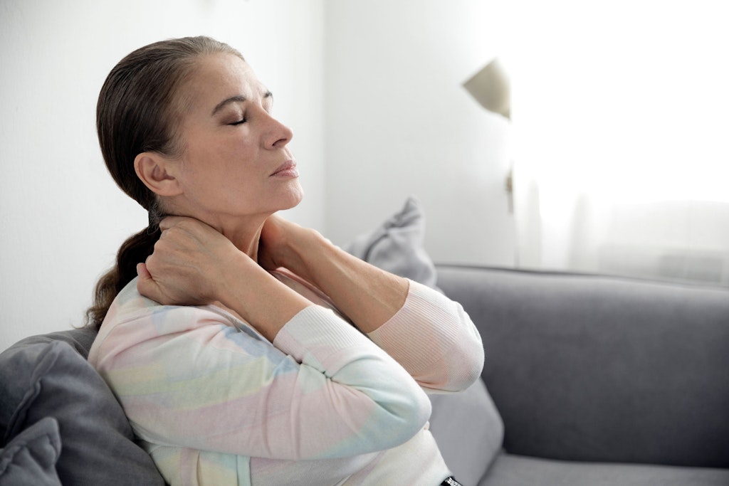 Nach einer Corona-Infektion sind vor allem junge Frauen von Fatigue betroffen, andere leiden an Konzentrations- und Gedächtnisproblemen. 