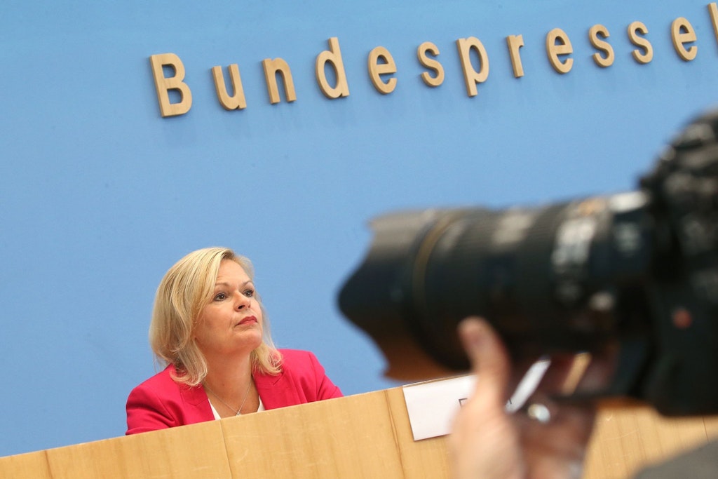 Bundesinnenministerin Nancy Faeser (SPD) vor der Bundespressekonferenz
