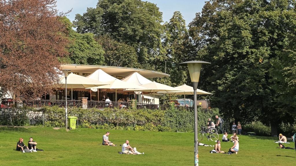 Volkspark am Weinberg entstand in den 50er-Jahren. Das wunderschöne Café ist eines seiner Wahrzeichen.