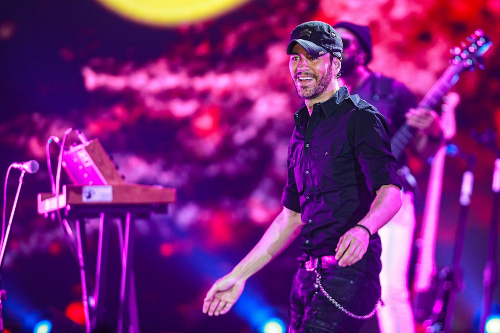 Enrique Iglesias bei einem Auftritt.