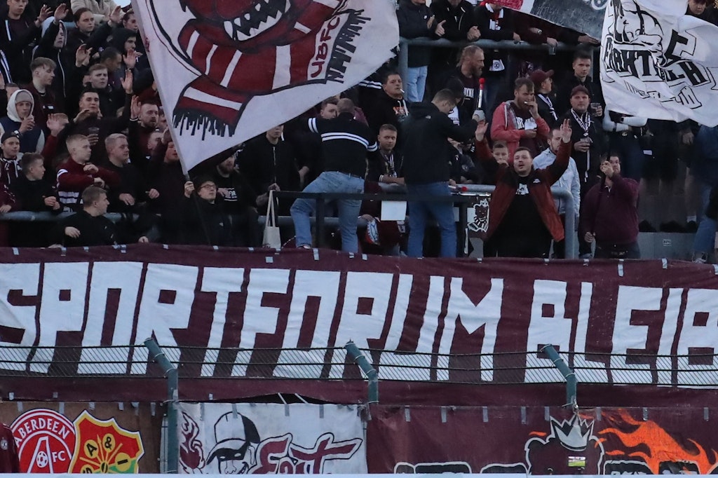 Das Banner der BFC-Fans wird wohl nur ein frommer Wunsch bleiben, wenn es nach den Plänen des Berliner Senats geht.