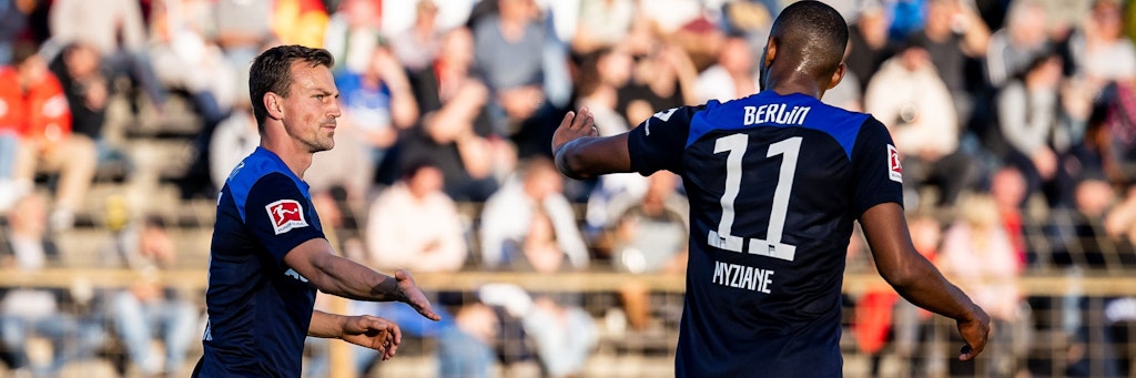 Vladimir Darida und Myziane Maolida (r.) sammelten bei Hertha-Trainer Sandro Schwarz beim Test in Frankfurt (Oder) Pluspunkte.