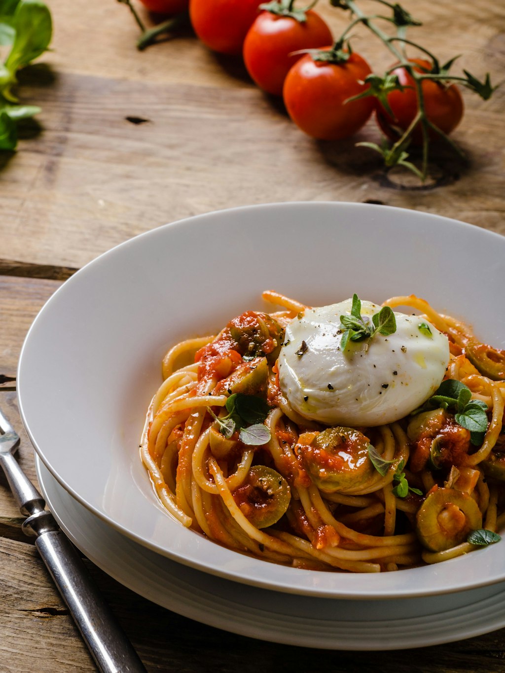Selbst zu italienischer Paste passt ein pochiertes Ei. Und sieht dazu noch hübsch aus.