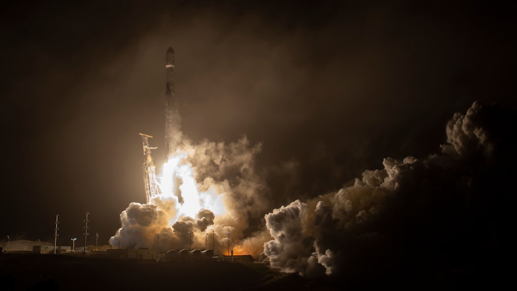Die SpaceX Falcon 9 Rakete startete im November 2021 mit dem "Double Asteroid Redirection Test" (DART) an Bord.