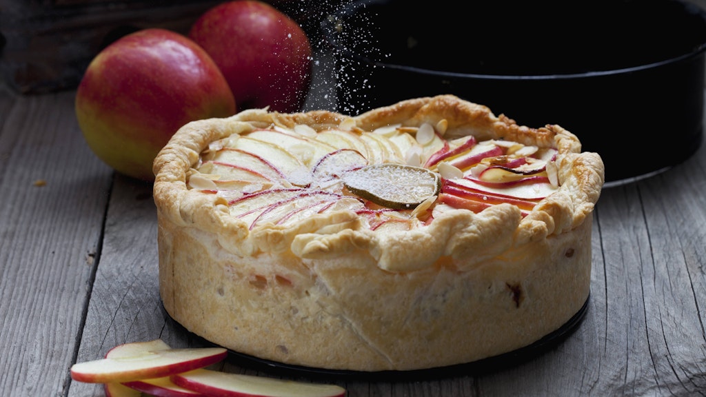 Einfach köstlich: Der Apfelkuchen mit Marzipan ist schnell gemacht und unglaublich lecker.