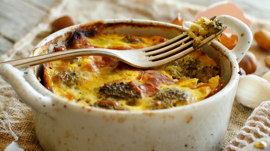 Das Rezept für Brokkoli-Hackfleisch-Auflauf ist blitzschnell gemacht und so lecker.