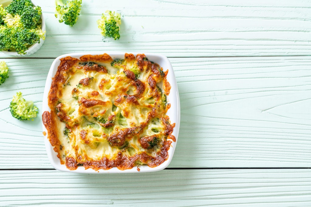 Einfach genial: das leckere Rezept für Brokkoli-Hackfleisch-Auflauf.