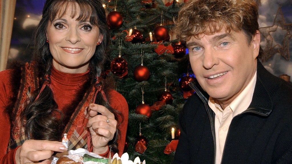 Die Weihnachtssendung mit Frank Schöbel und Aurora Lacasa lief auch nach der Wende im Fernsehen. Hier 2004 bei der Aufzeichnung für den MDR.