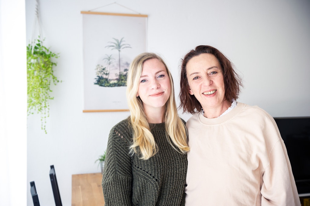 Gina (28) und ihrer Mutter Katrin (54)