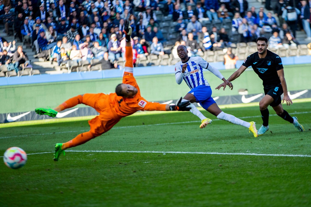 Dodi Lukebakio trifft zum 1:1 und rettet Hertha damit einen Punkt.