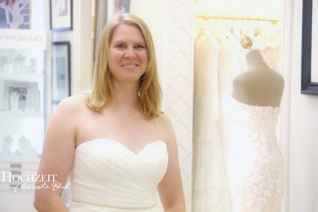 „Hochzeit auf den ersten Blick“-Braut Nadine hat ihr Brautkleid gefunden, wird mit Christoph vor den Traualtar treten.