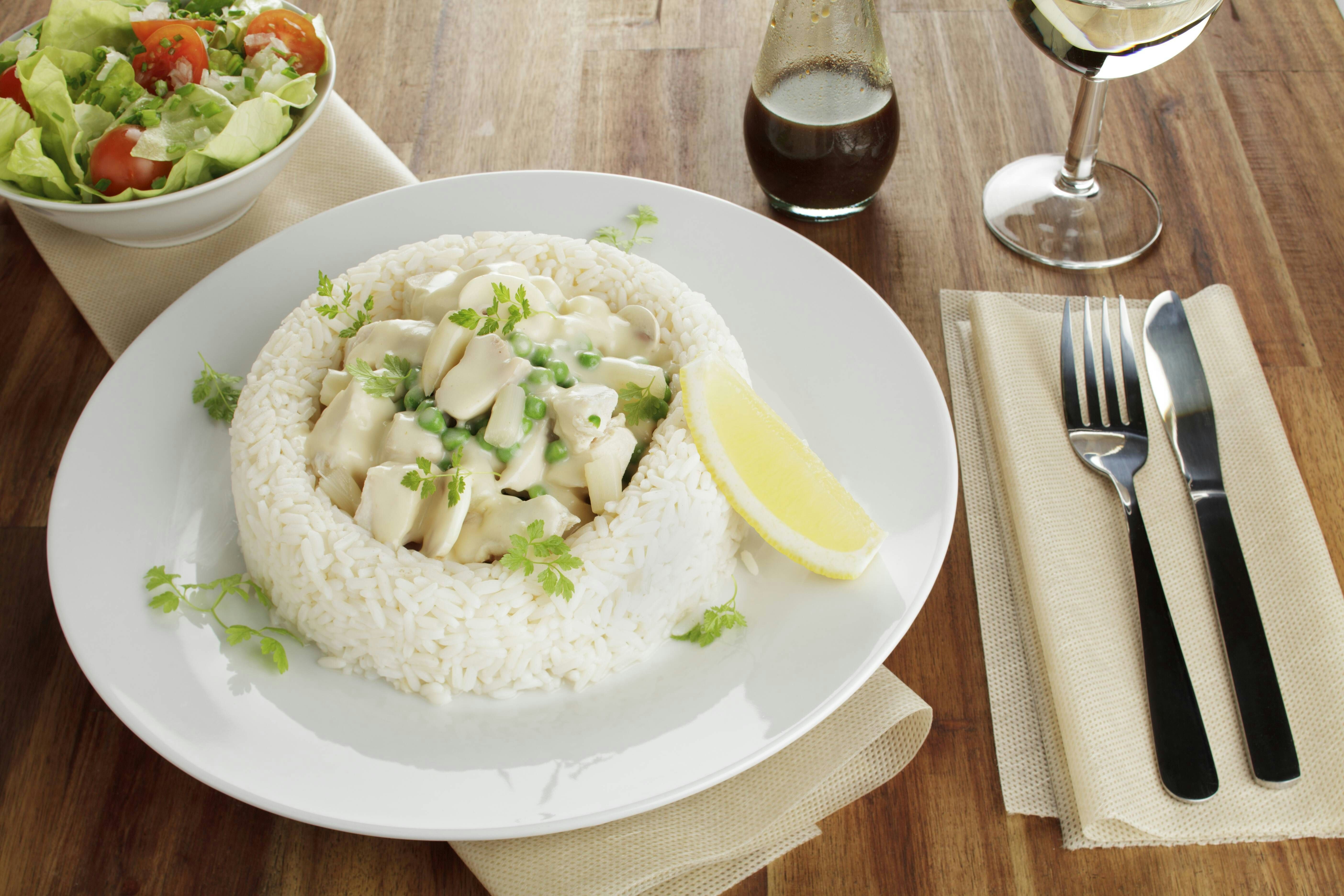 Klassisches Rezept für Hühnerfrikassee: So cremig und würzig – mit Omas ...