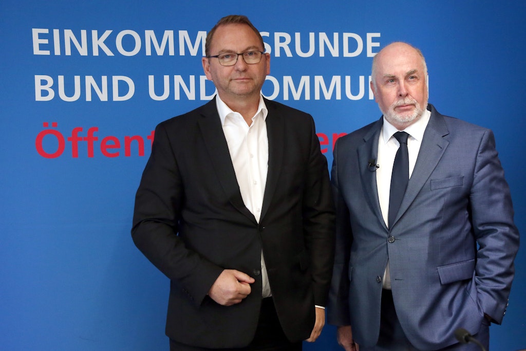 Verdi-Chef Frank Werneke (l.) und Ulrich Silberbach vom dbb Beamtenbund verkündeten die Tarifforderung von 10,5 Prozent.