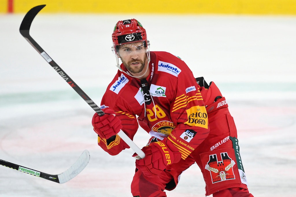 Alex Grenier, der auch mal neun NHL-Spiele für Vancouver machte und in Iserlohn für Furore sorgte, schwang zuletzt in Schweiz für die SCL Tigers aus Langnau den Schläger..