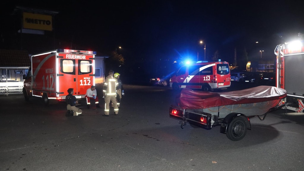 In Oberschöneweide wurde ein Mann aus der kalten Spree gerettet und musste reanimiert werden.