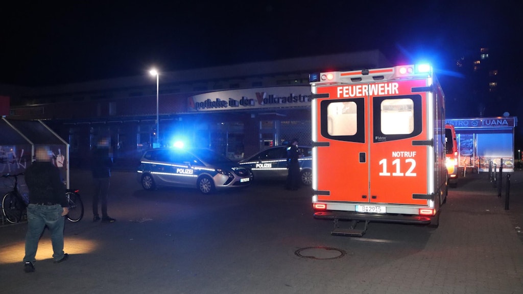 In Friedrichsfelde wurde ein junger Mann niedergestochen.
