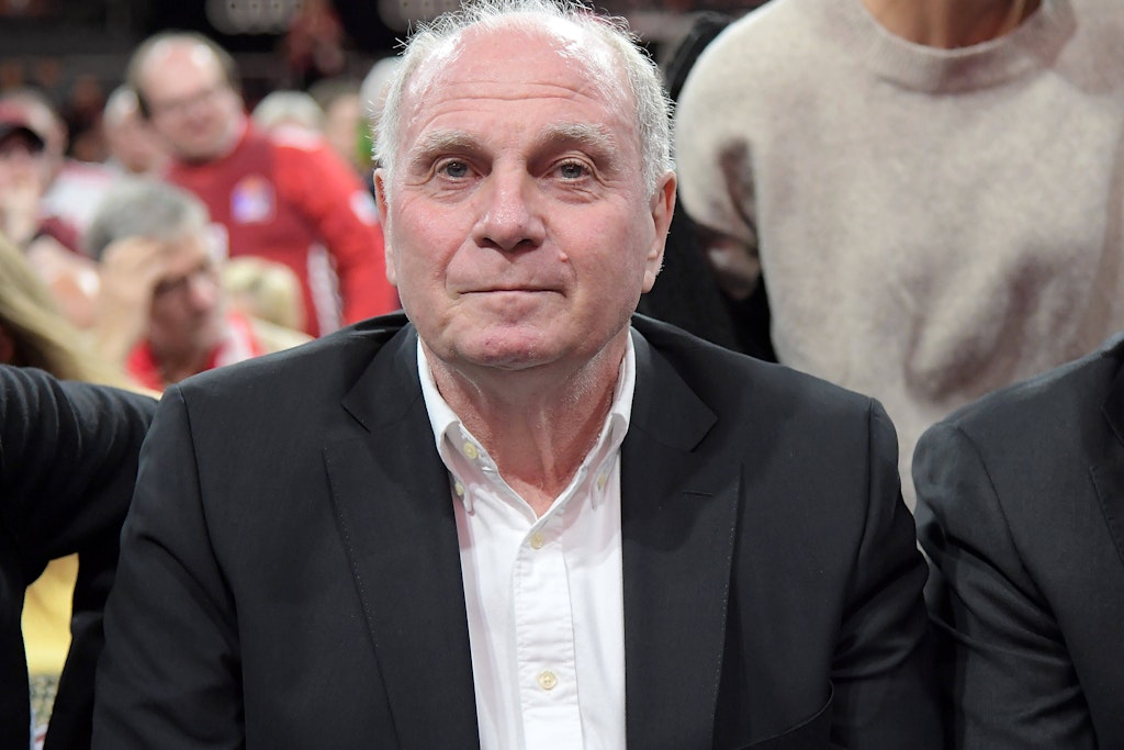 Uli Hoeneß bei der Jahreshauptversammlung des FC Bayern.