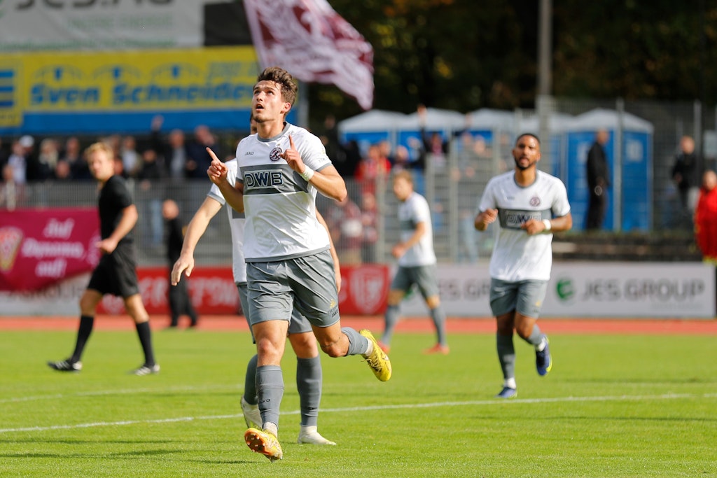  Leonidas Tiliudis bejubelt seinen Treffer für den BFC Dynamo beim 1:1 in Greifswald.