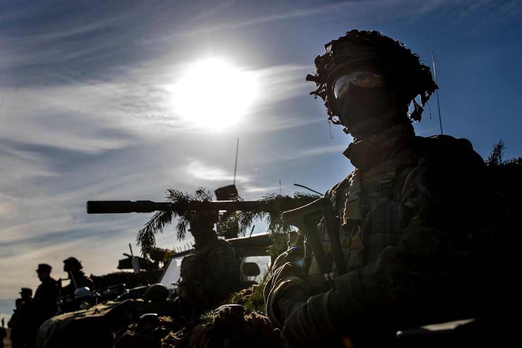 Bundeswehr-Soldaten bei einer Übung: Die Anlagen der Streitkräfte seien im Visier russischer Spione.