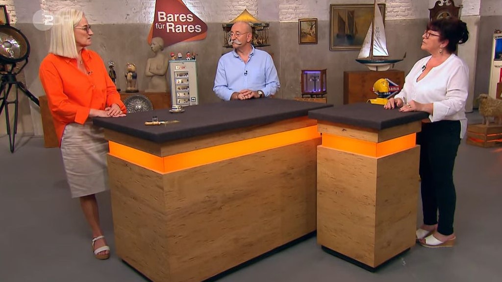 Kleine Geschichte der Luftfahrt von „Bares für Rares“-Expertin Dr. Friederike Werner (l.)