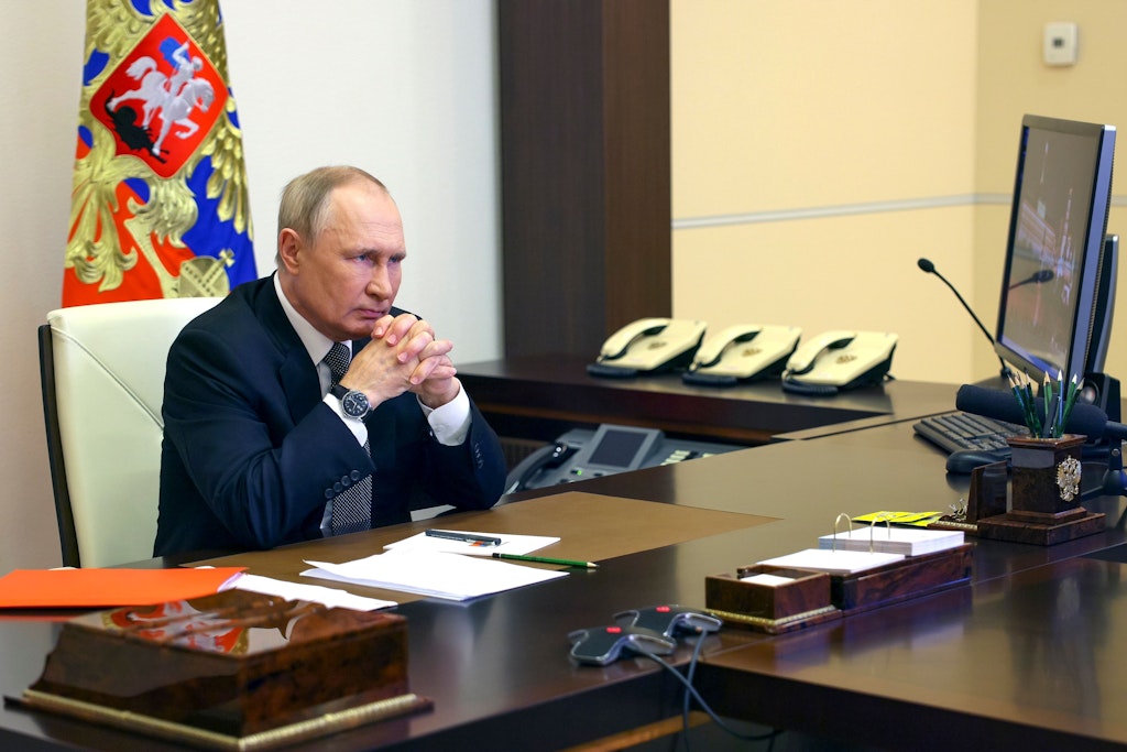 Der russische Präsident Wladimir Putin verhängte in den vier annektierten Gebieten der Ukraine das Kriegsrecht.