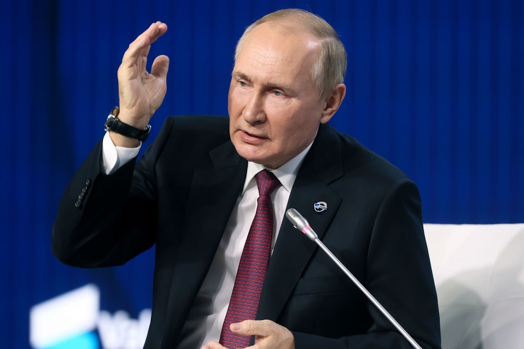 Der russische Präsident Wladimir Putin spricht am Donnerstag in Moskau bei einem Diskussionsforum mit internationalen Experten. 
