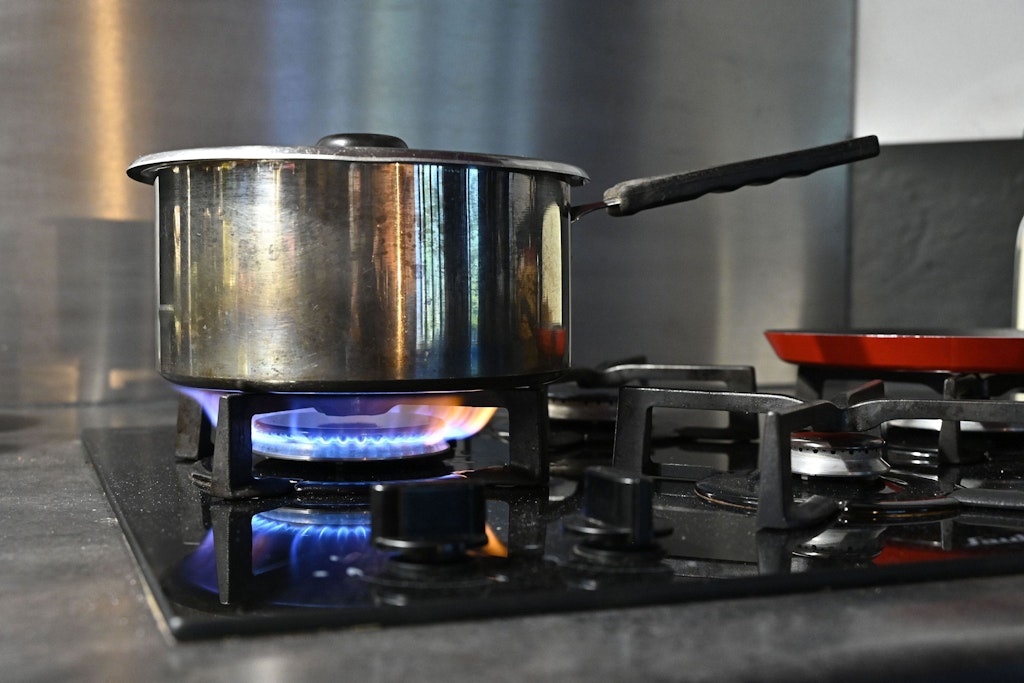 Mit der Zahlung des Gasabschlags im Dezember hilft die Bundesregierung den Verbrauchern, bis die Gaspreisbremse kommt.