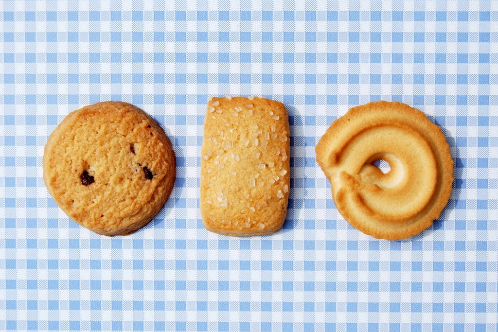 Diese dänischen Butterkekse kennt wohl jeder - es gibt sie in Blechdosen im Supermarkt. Im Rezept erfahren Sie, wie Sie die Kekse selber backen können.