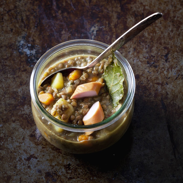 Schnelles Rezept für Linsensuppe Mit diesem Trick bekommt die Suppe ihren ganz besonderen Geschmack