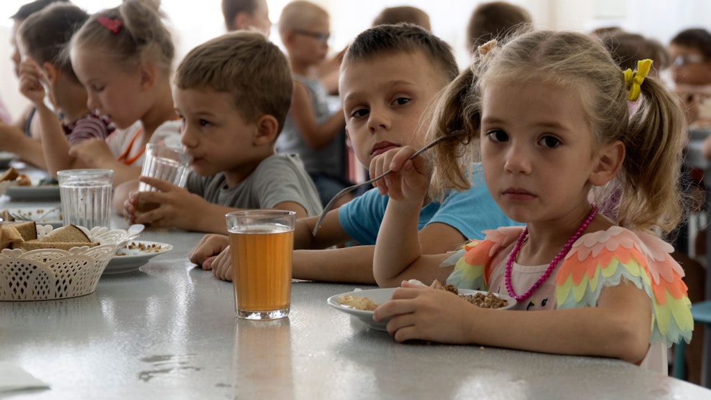 Ukrainische Waisenkinder aus der Donezk-Region – etliche von ihnen wurden schon in russische Familien gegeben.