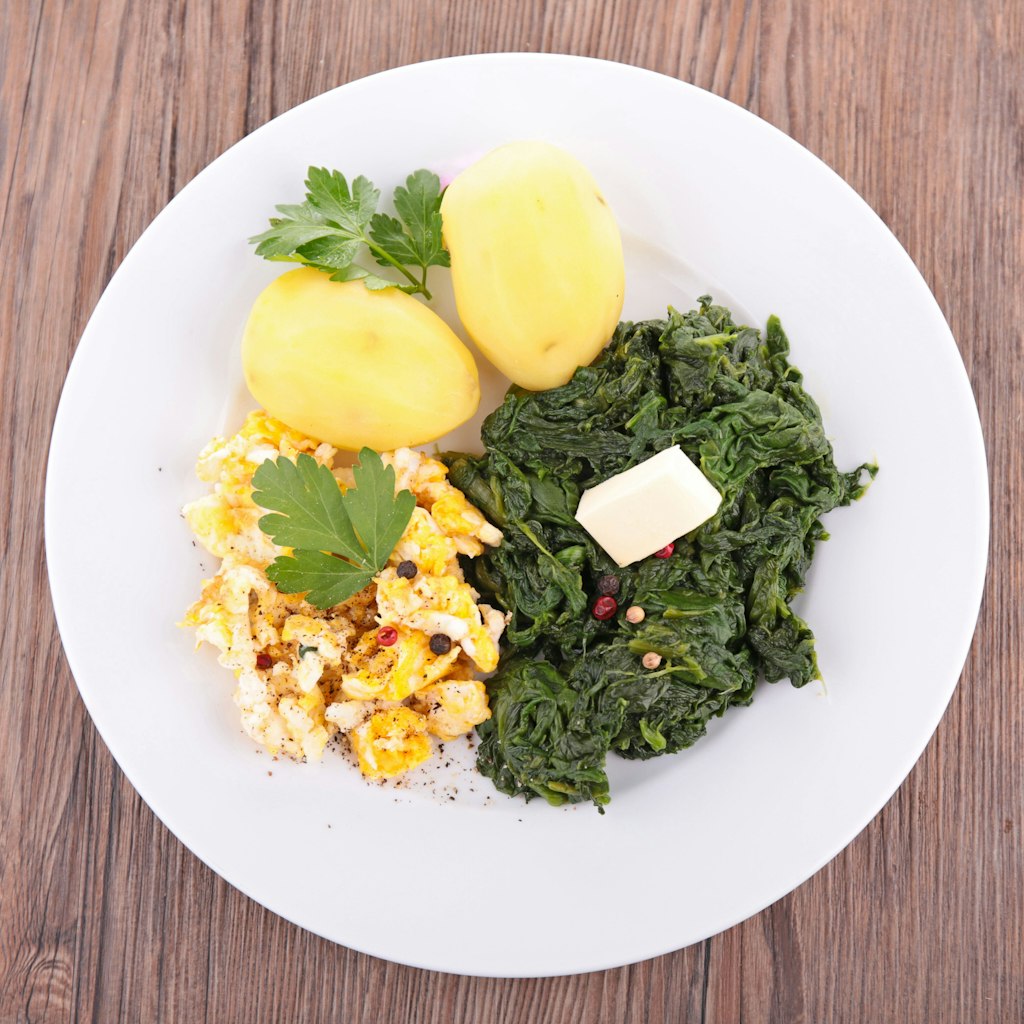 Spinat mit Kartoffeln und Ei - ein echtes Spar-Rezept!