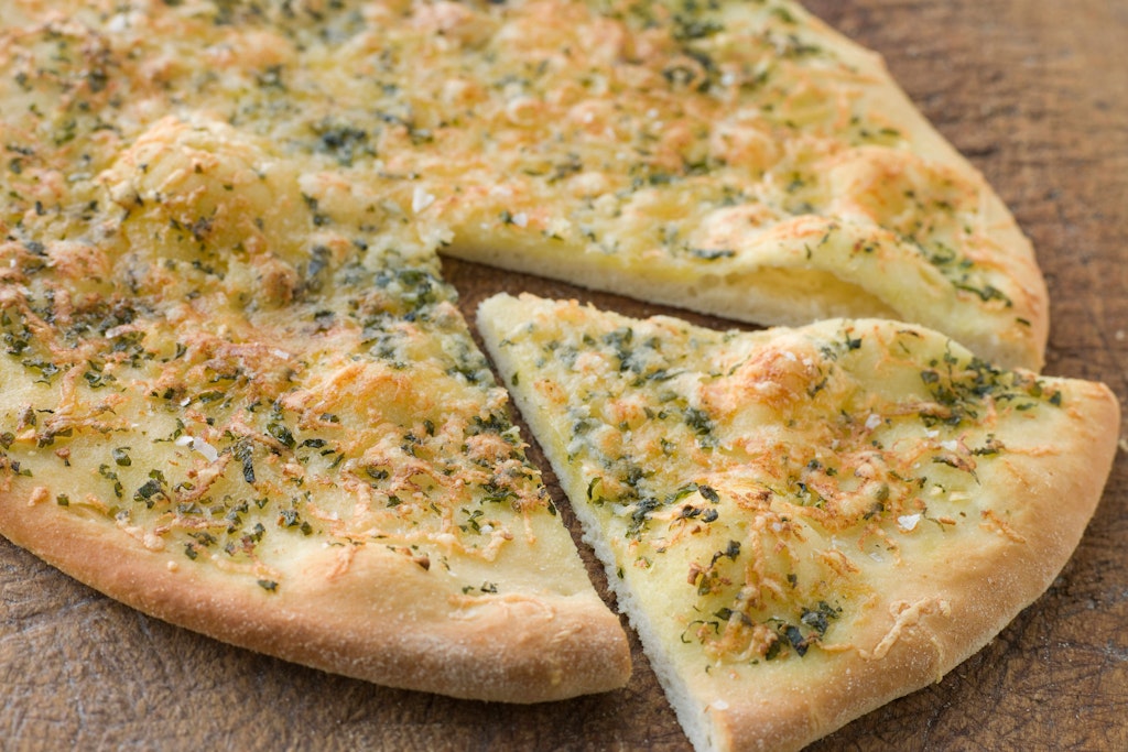 Das Knoblauchbrot-Rezept ist ganz einfach und es schmeckt so genial.