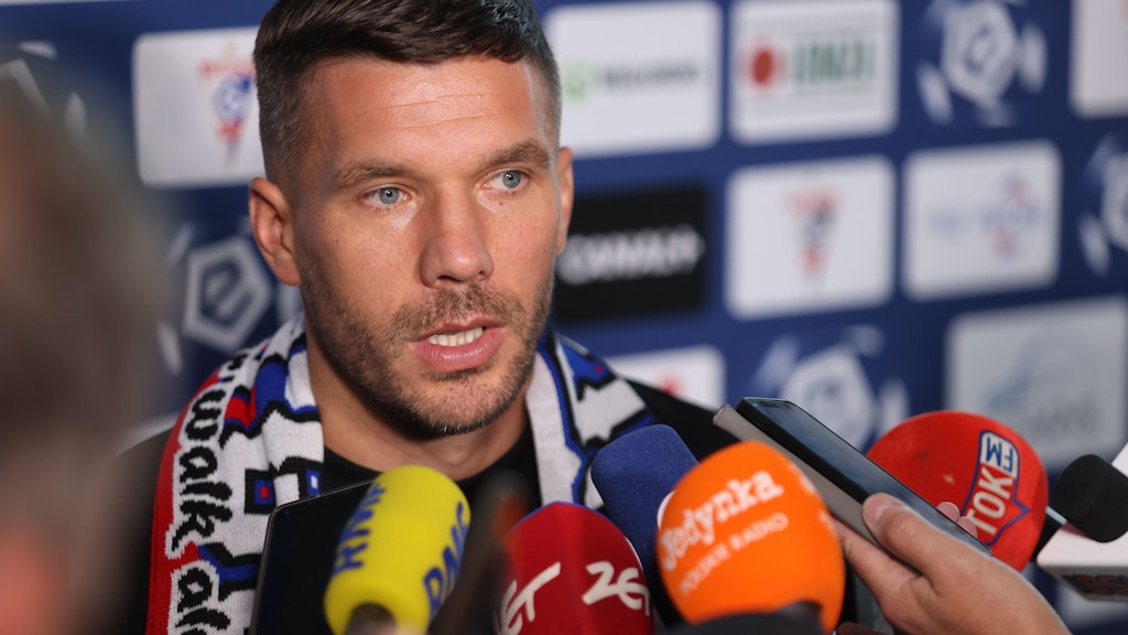 Lukas Podolski wurde mit großen Erwartungen in Zabrze empfangen.