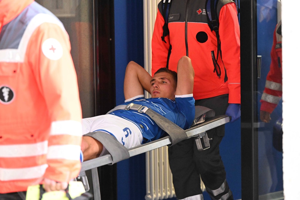 Der heutige Hoffenheimer und ehemalige Union-Profi Grischa Prömel musste verletzt aus dem Stadion getragen werden.