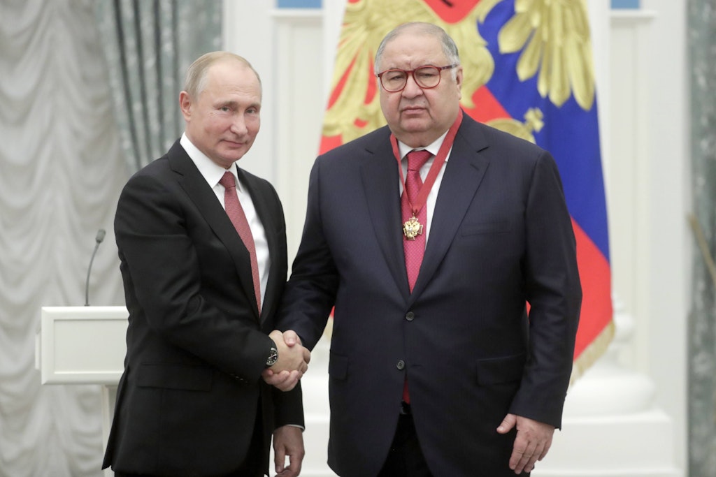 Alischer Usmanow mit Wladimir Putin im Jahr 2018.