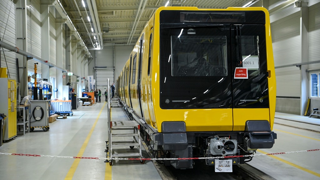 Eckig und wie gewohnt gelb kommen die neuen Wagen daher. 