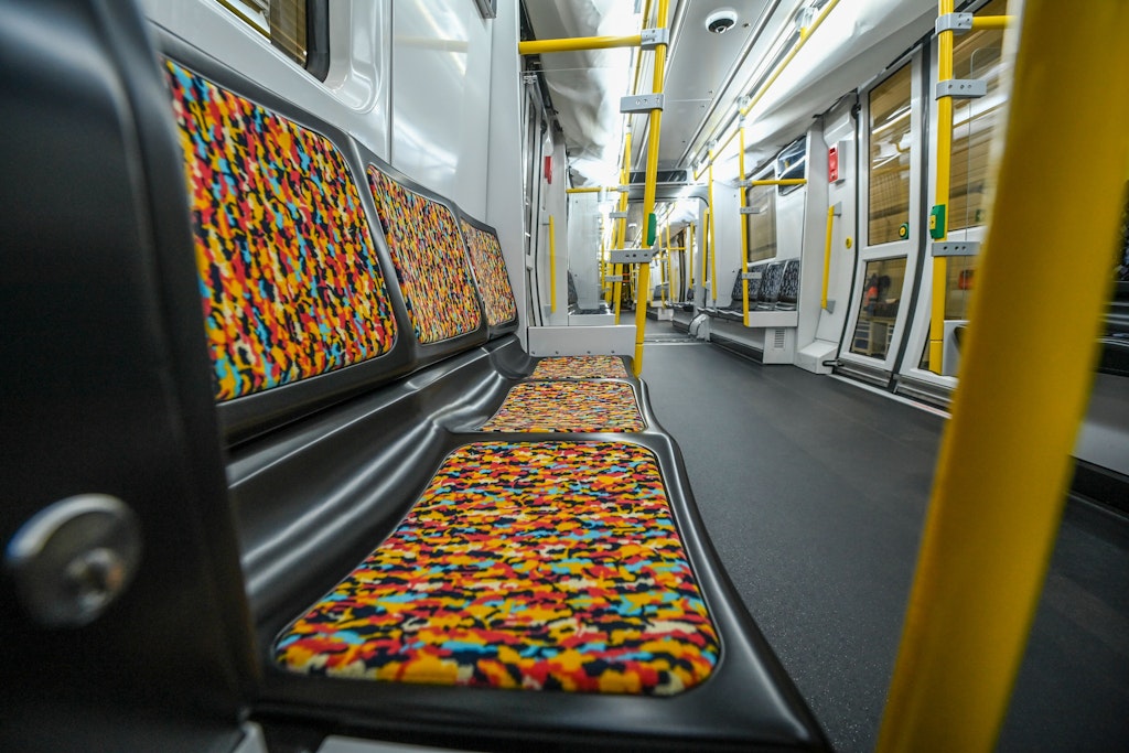 Aufgeräumte Optik und Muster der Vielfalt. So sehen die neuen U-Bahn-Wagen in Berlin aus. 