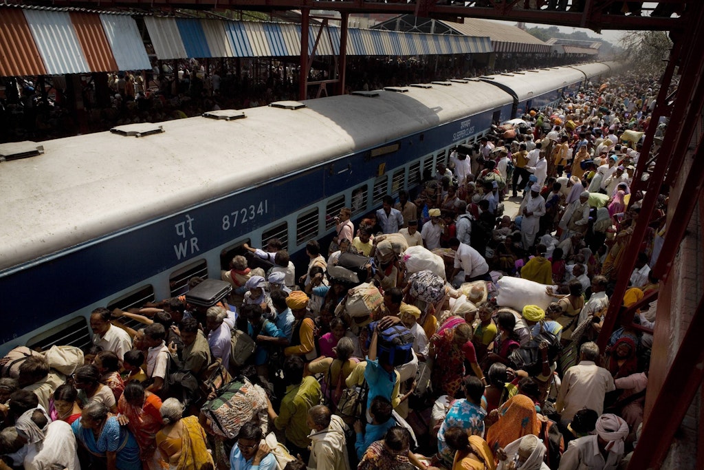 China und Indien werden schon im nächsten Jahr die Plätze auf dem Podium tauschen. Indiens Gesamtbevölkerung wird demnach 2023 auf rund 1,4 Milliarden und bis 2050 auf 1,7 Milliarden anwachsen.