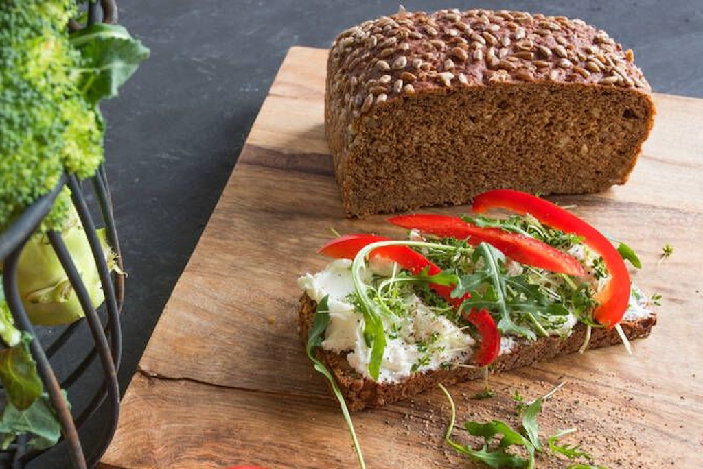 Ein geniales Rezept für Brot, das über Nacht im Kühlschrank ruht: so einfach und so lecker!