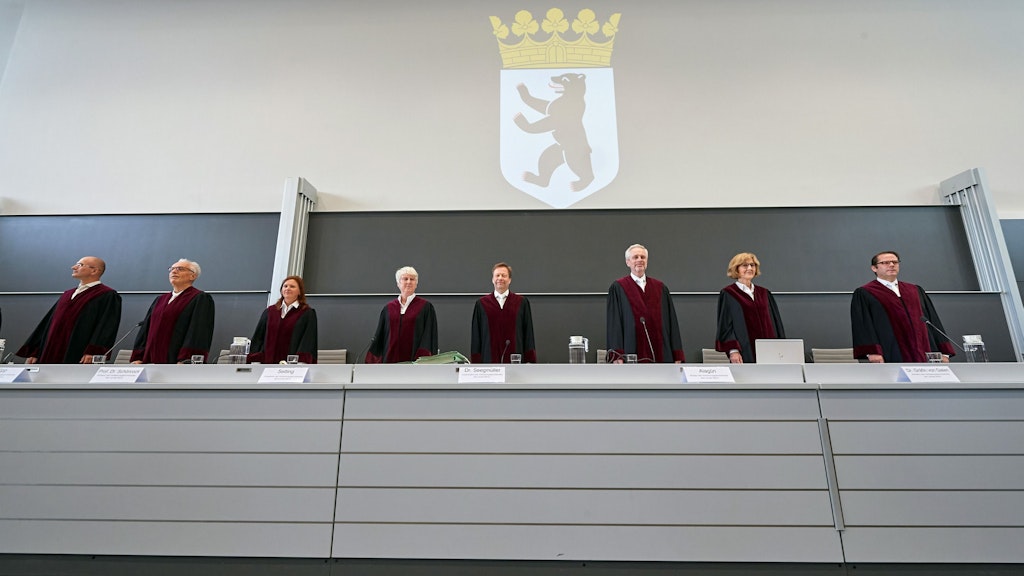 Der Verfassungsgerichtshof Berlins trat zur mündlichen Verhandlung in einem Hörsaal der FU zusammen.