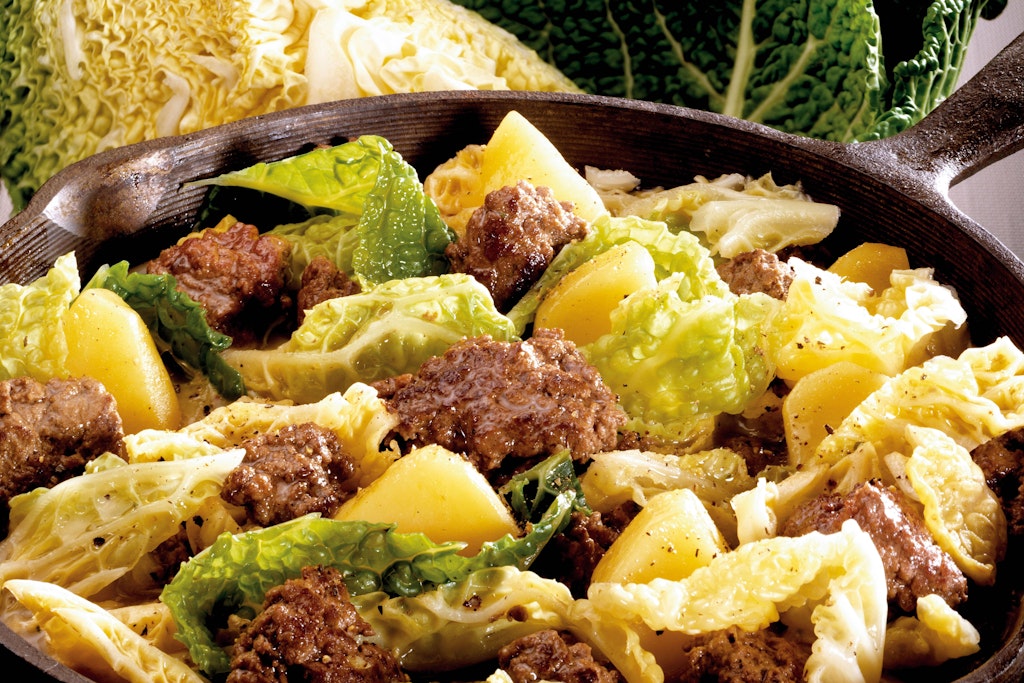 Der Wirsing-Eintopf ist ein perfektes Rezept für Herbst und Winter.