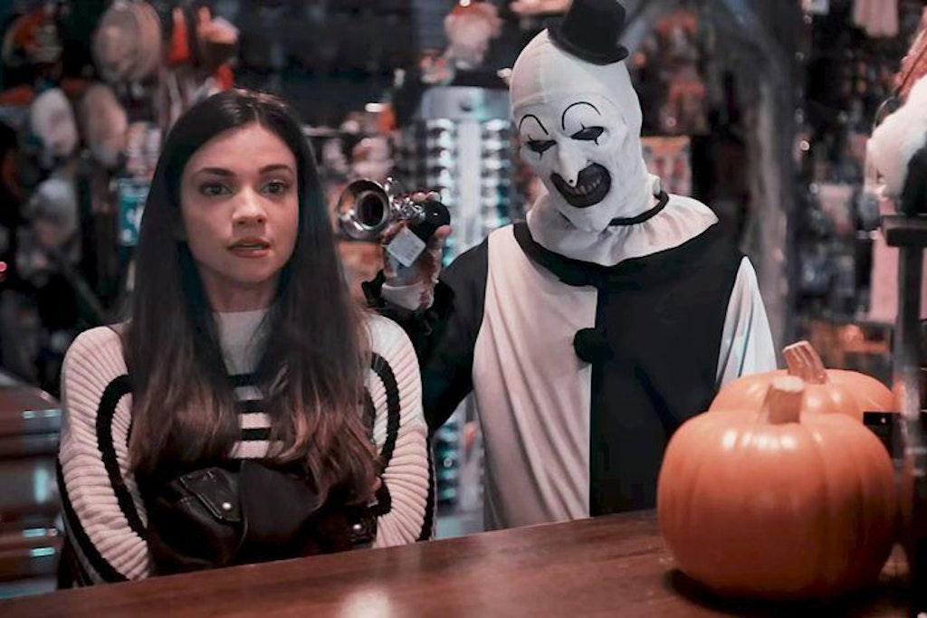 In Terrifier 2 geht es um einen Horror-Clown, der auf die Jagd geht.