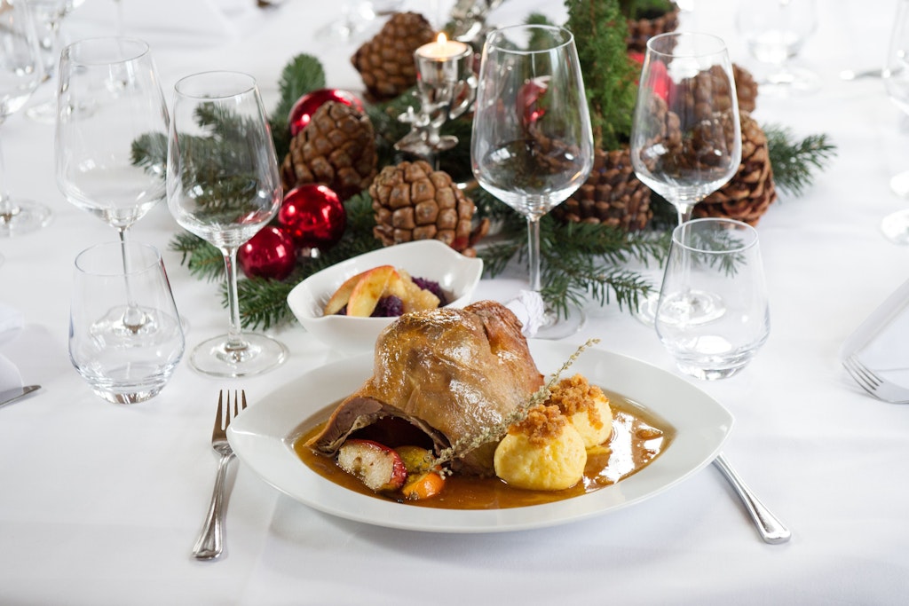 Gänsebraten gehört für viele zum Fest -in diesem Jahr werden die Preise dafür aber gewaltig steigen.