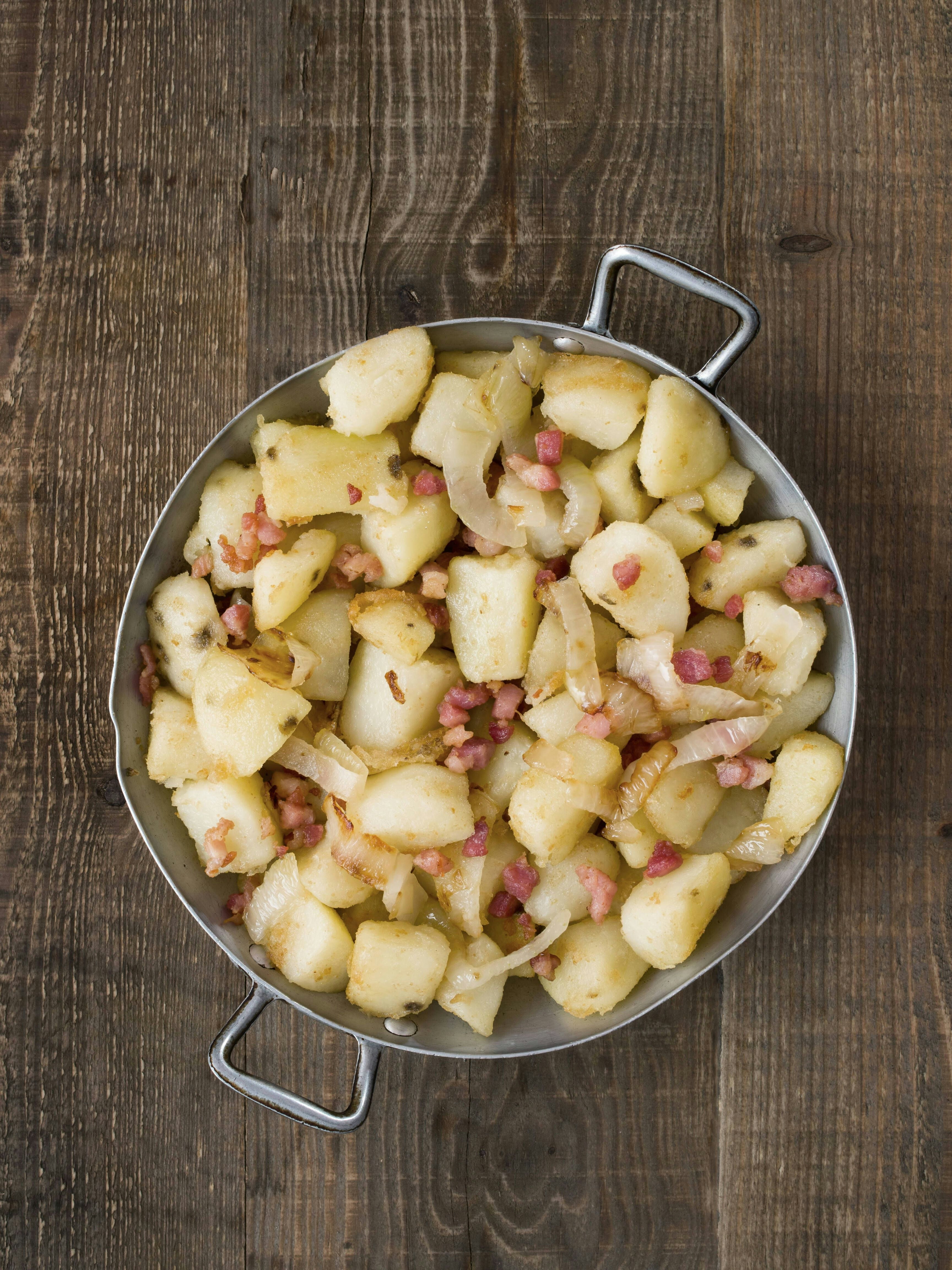 Knusprige Bratkartoffeln aus rohen Kartoffeln: Mit Omas Rezept werden ...