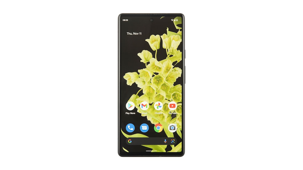 Kaum schlechter als die absolute Spitze, aber mit 585 Euro viel günstiger: Das Google Pixel 6.