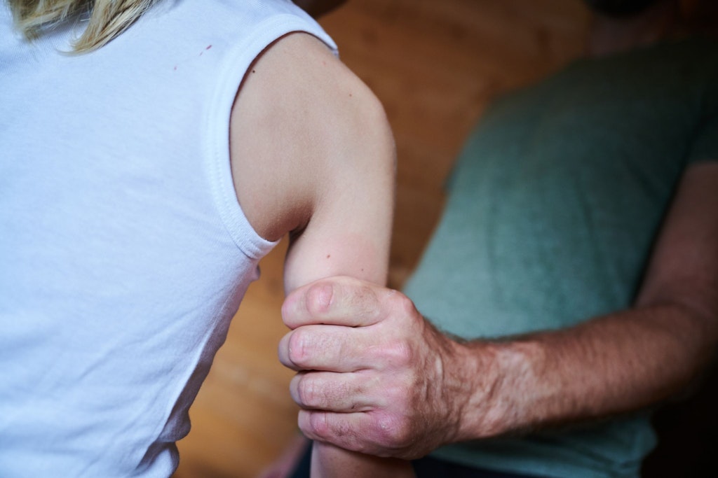 Missbrauch von Kindern findet häufig im nahen sozialen Umfeld statt. 