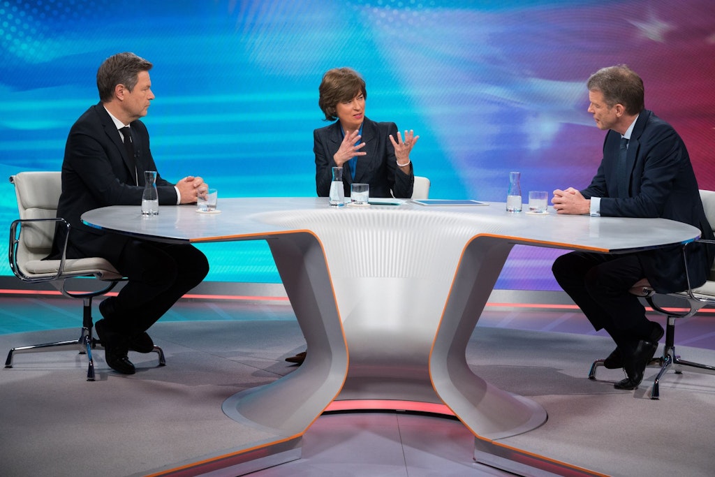 Wirtschaftsminister Robert Habeck (l., Grünen) und Deutsche Bank-Chef Christian Sewing bei Maybrit Illner.